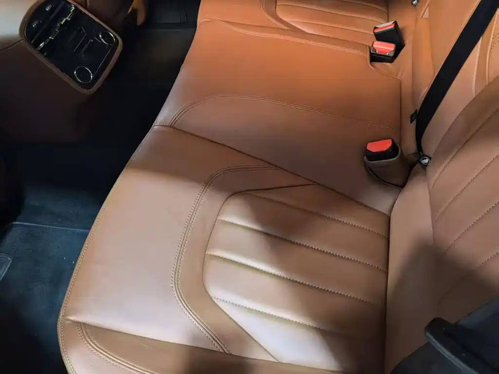 Maserati Quattroporte 2016 — фото 10