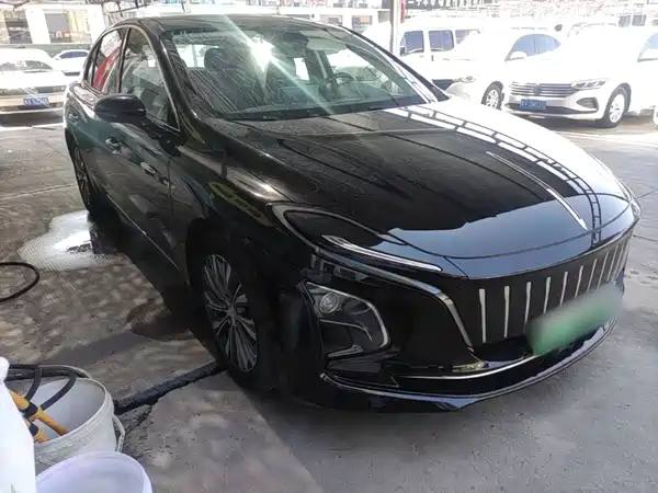 Hongqi E-QM5 2023