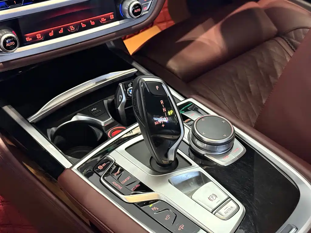 BMW 7 Series 2021 — фото 9