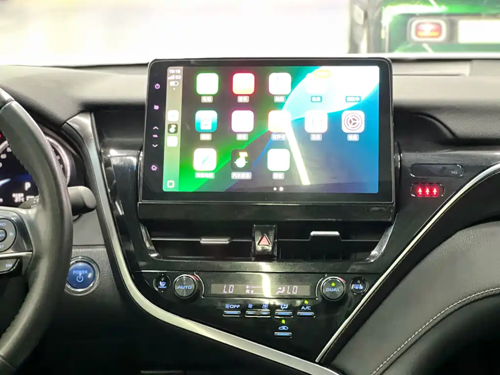 Toyota Camry 2021 — фото 12