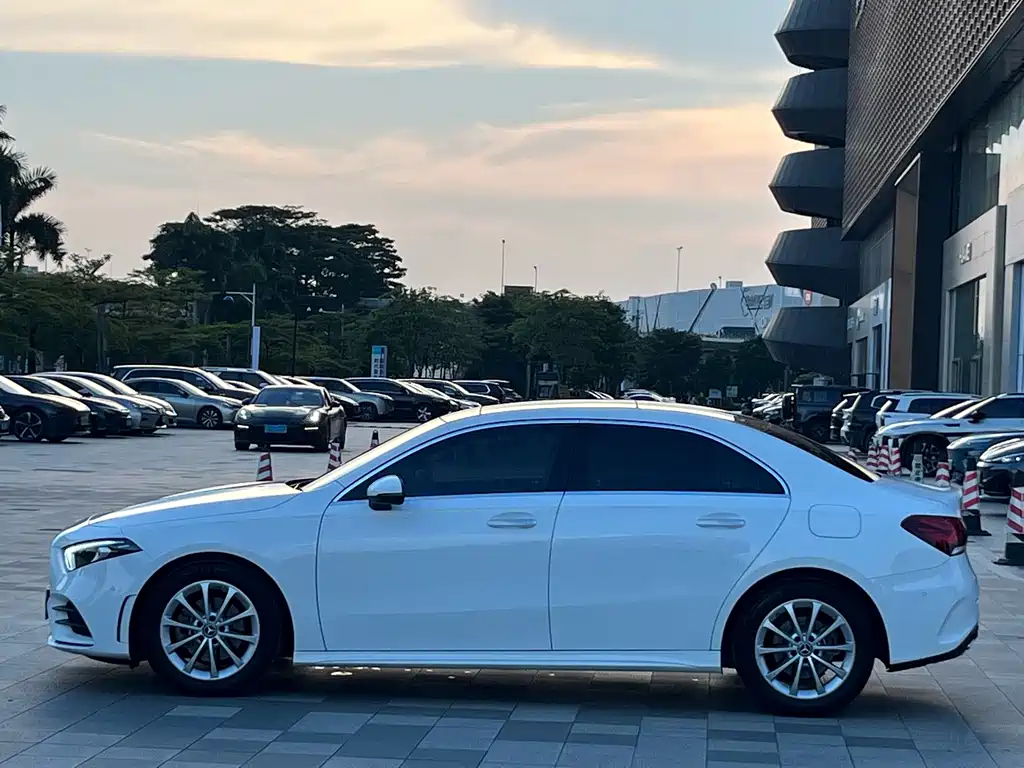 Mercedes-Benz A-Class 2022 — фото 36
