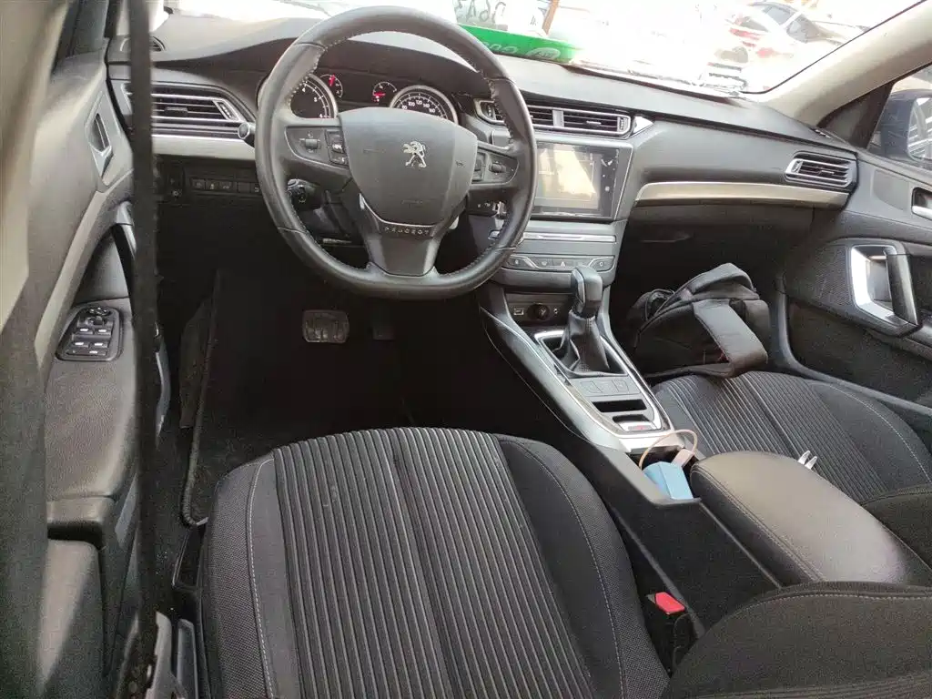 Peugeot 408 2015 — фото 10