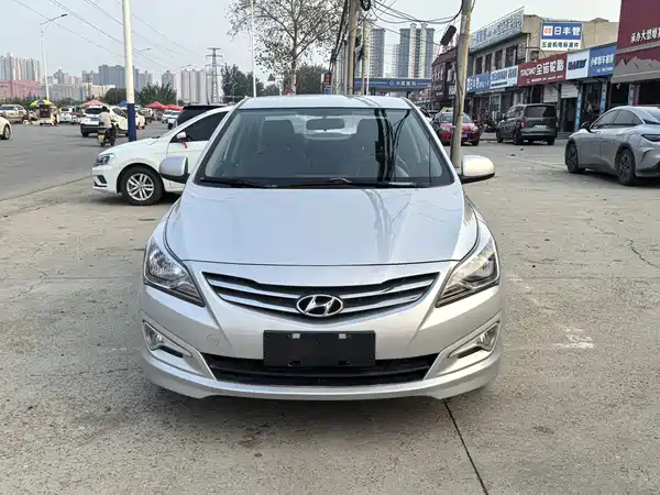 Hyundai Accent 2015