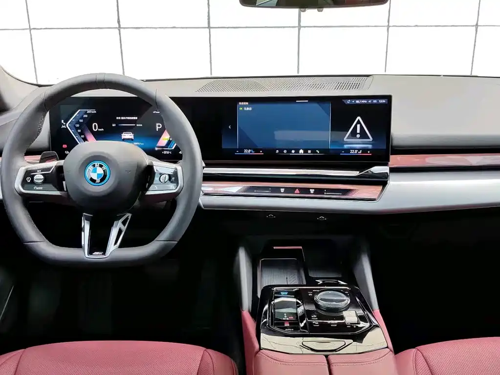 BMW i5 2025 — фото 6