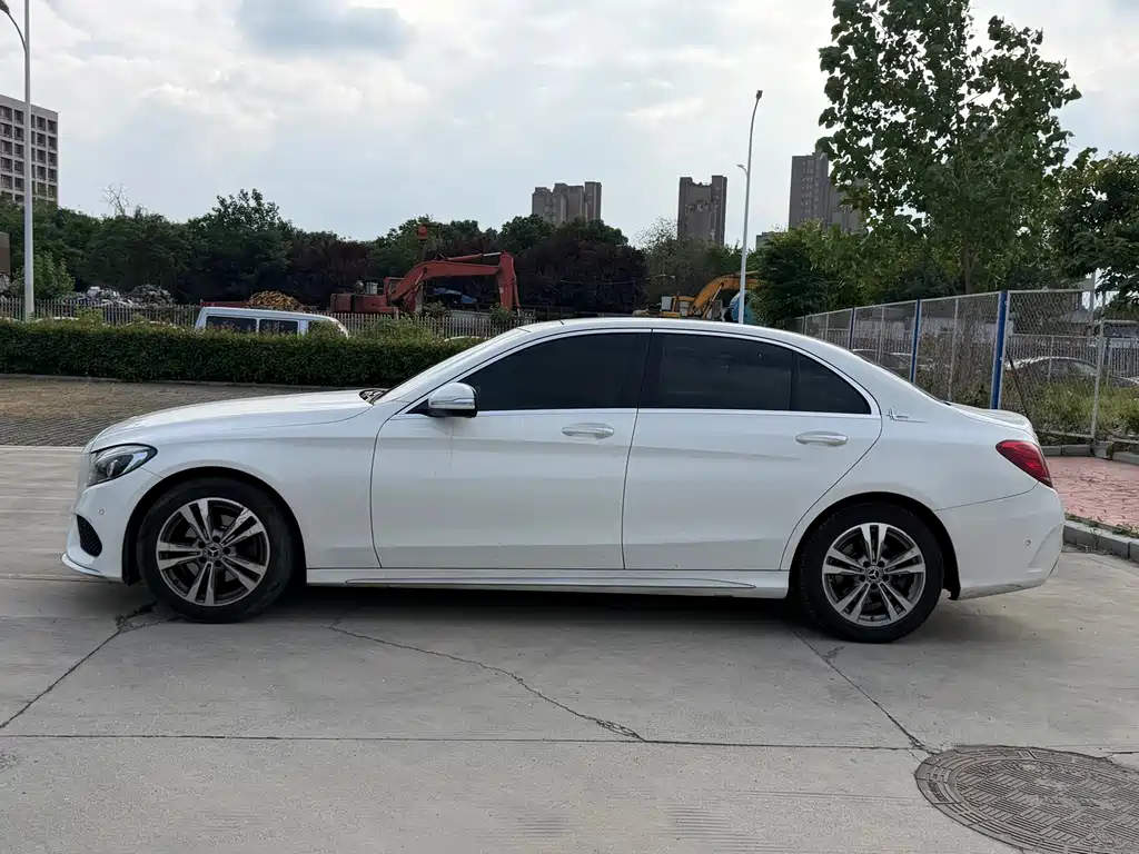 Mercedes-Benz C-Class 2017