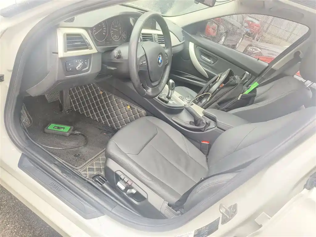 BMW 3 Series 2016 — фото 11