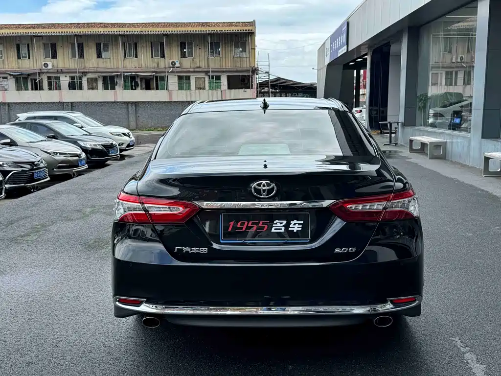 Toyota Camry 2023 — фото 8
