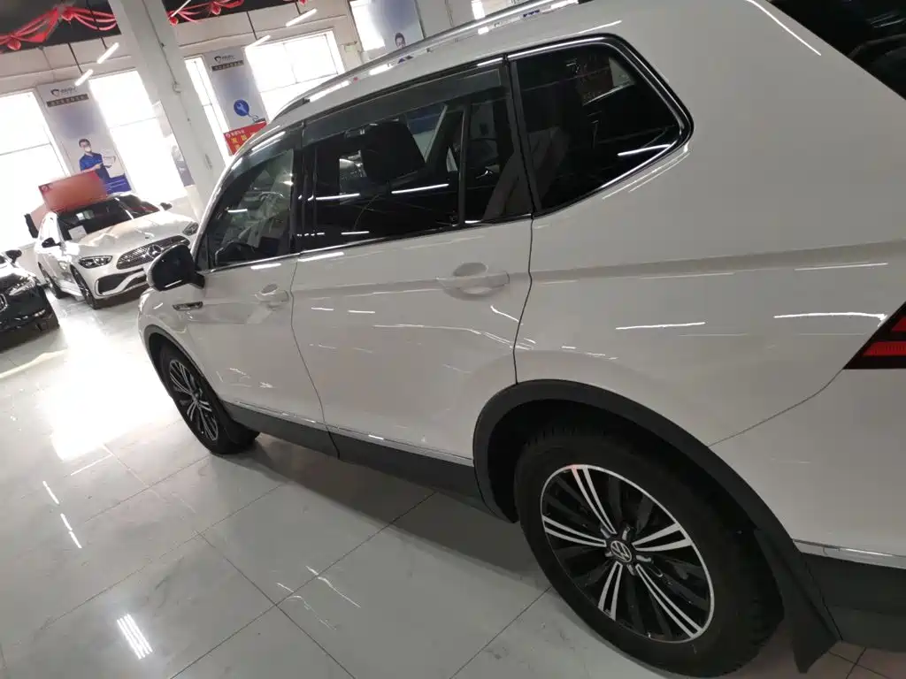 Volkswagen Tiguan L 2021 — фото 21