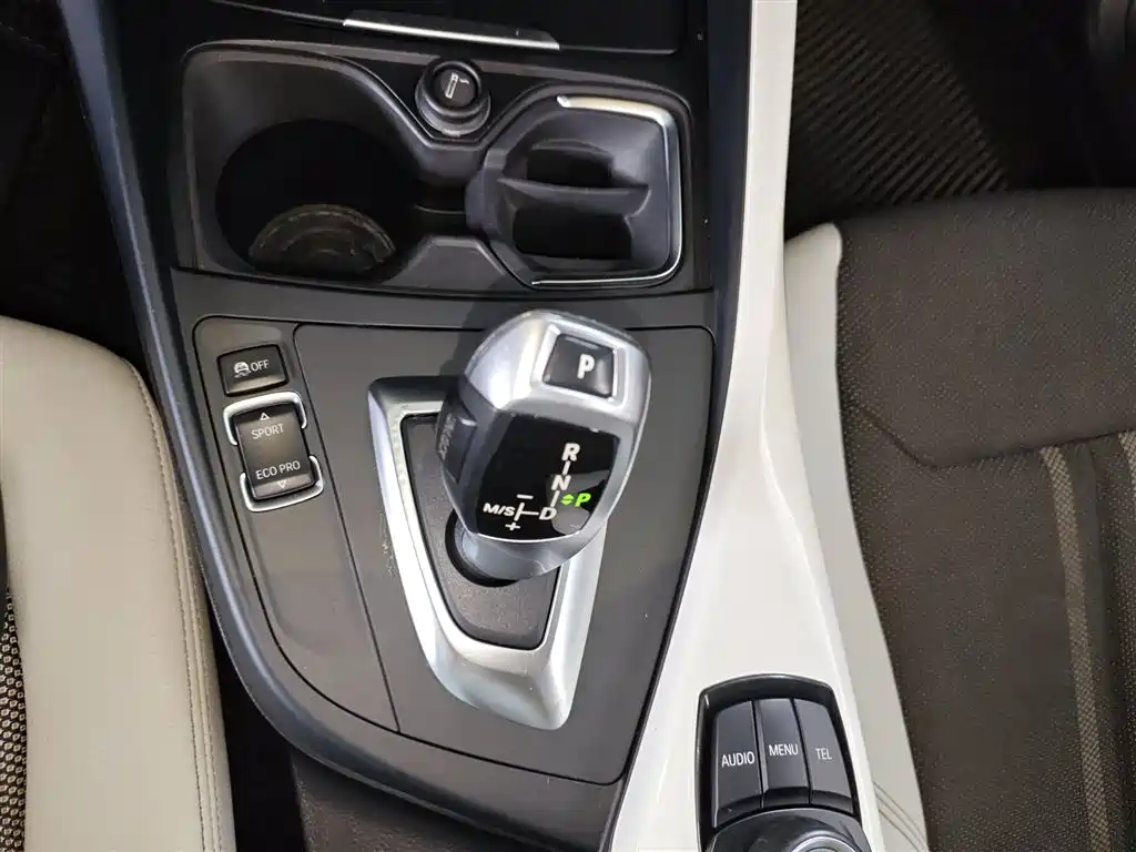 BMW 1 Series 2015 — фото 10
