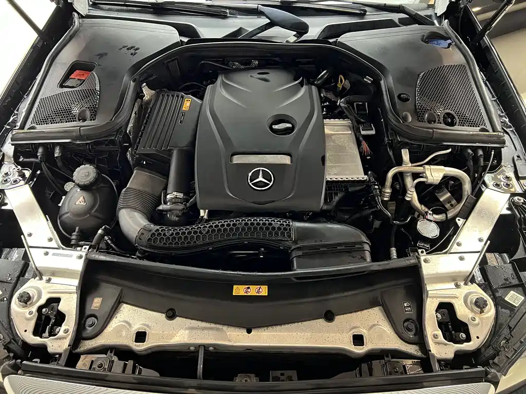 Mercedes-Benz E-Class 2019 — фото 19