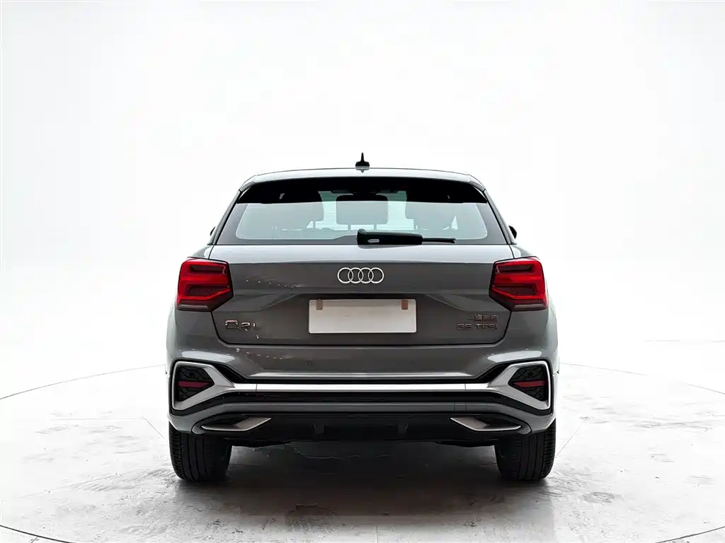 Audi Q2L 2022 — фото 5