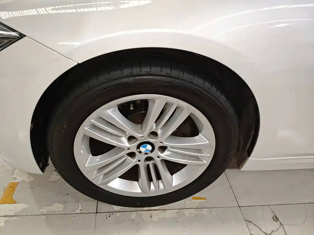 BMW 3 Series 2016 — фото 25
