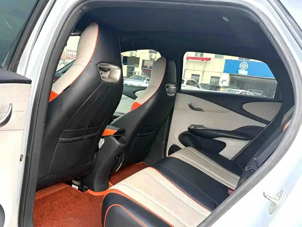 BYD Dolphin 2022 — фото 4