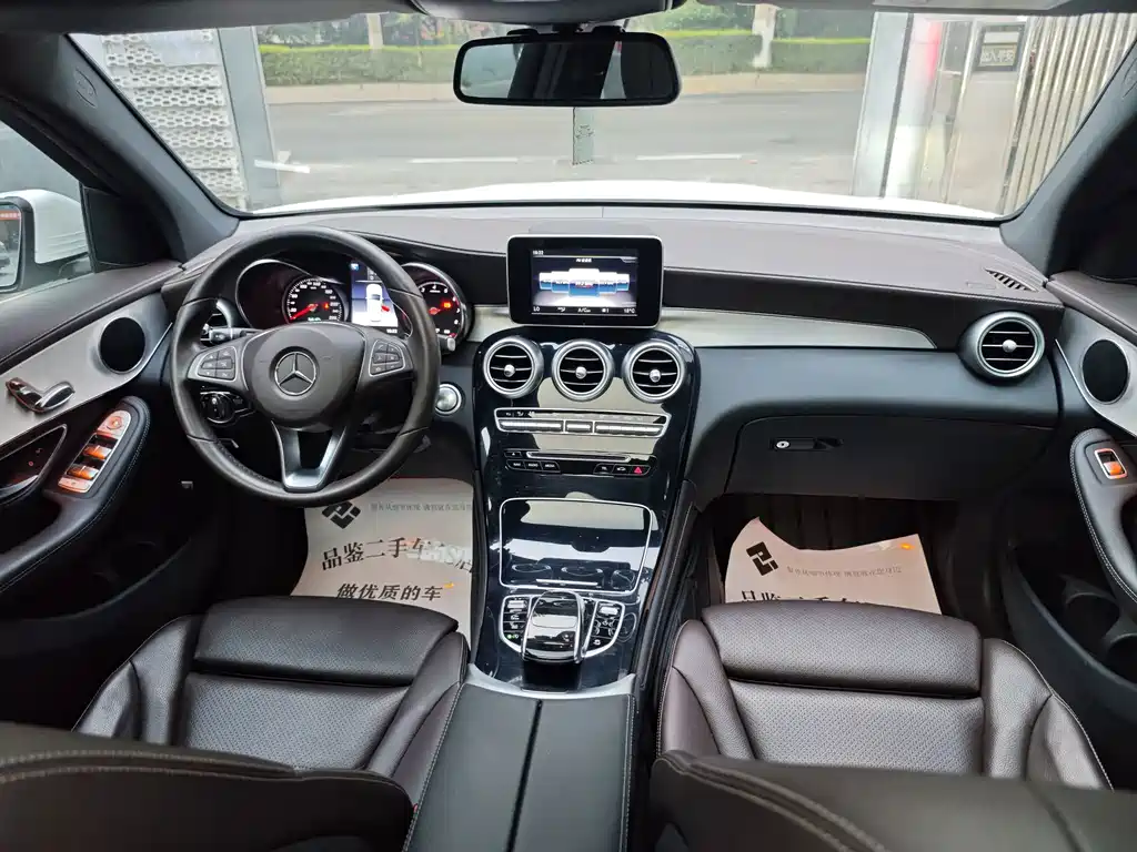 Mercedes-Benz GLC 2019 — фото 12