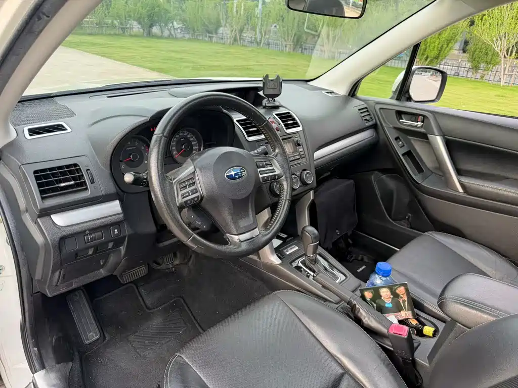 Subaru Forester 2015 — фото 12