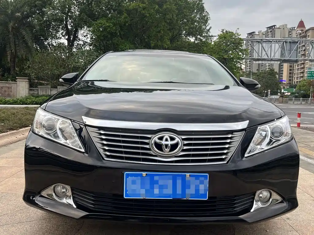 Toyota Camry 2015 — фото 2