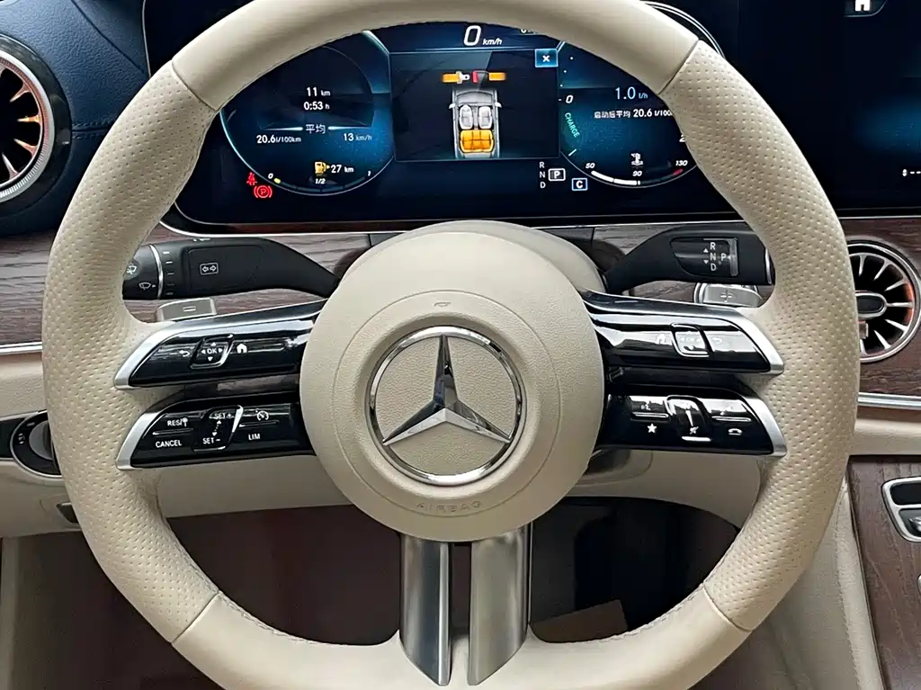 Mercedes-Benz E-Class 2023 — фото 7