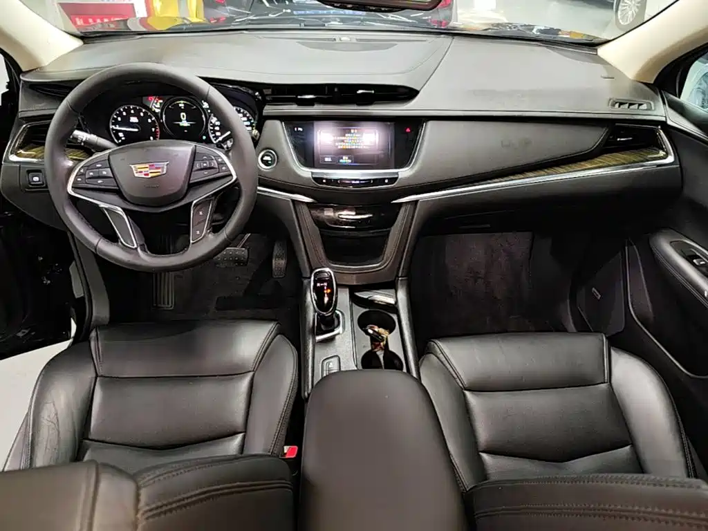 Cadillac XT5 2018 — фото 13