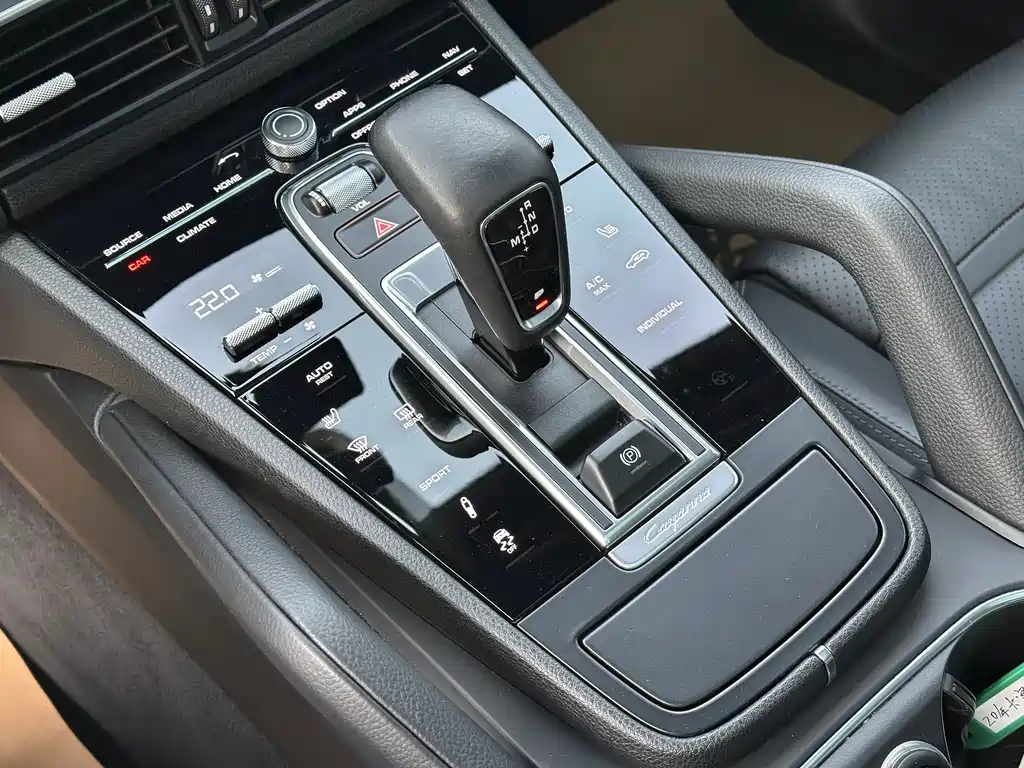 Porsche Cayenne 2020 — фото 14
