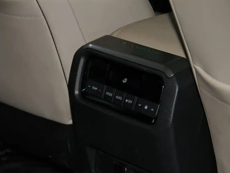 Toyota Prado 2025 — фото 20