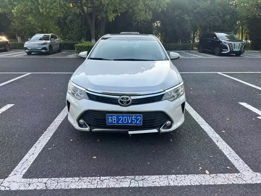 Toyota Camry 2017 — фото 2