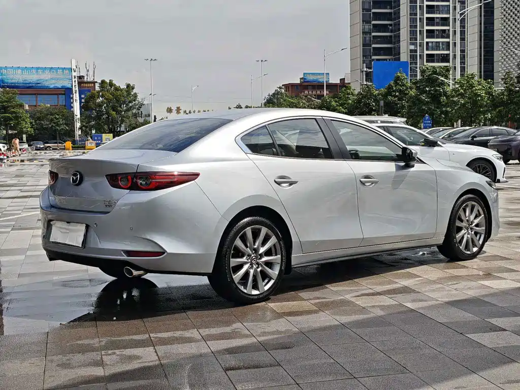 Mazda 3 Axela 2019 — фото 4