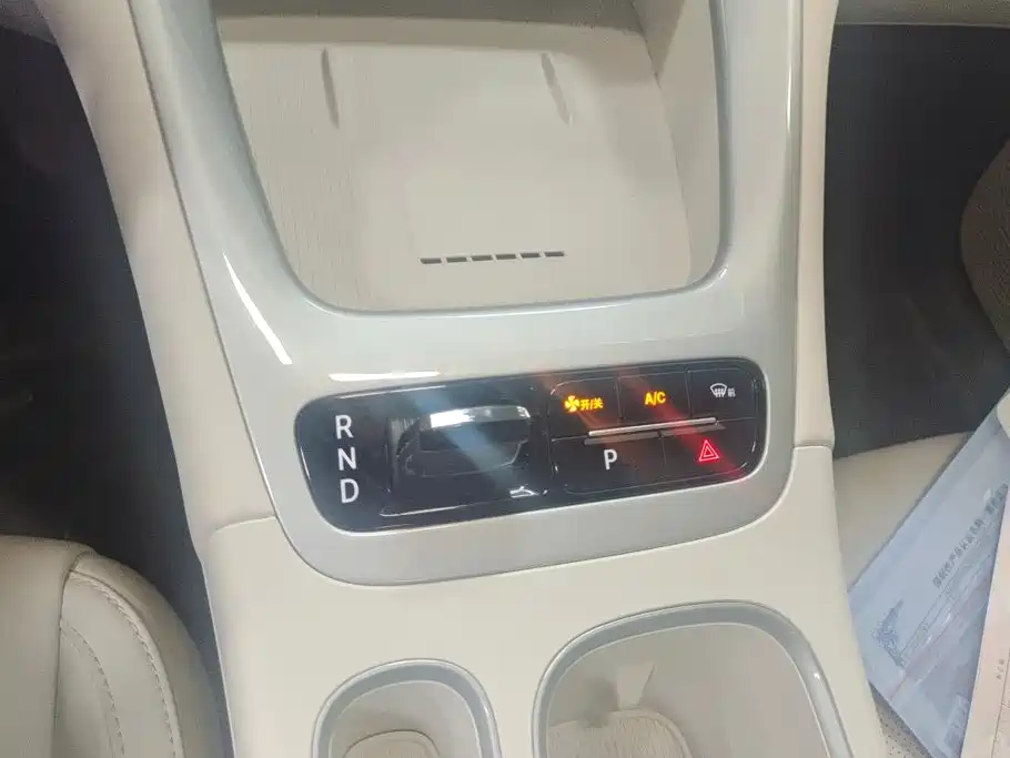 Geely Galaxy Starwish 2025 — фото 16