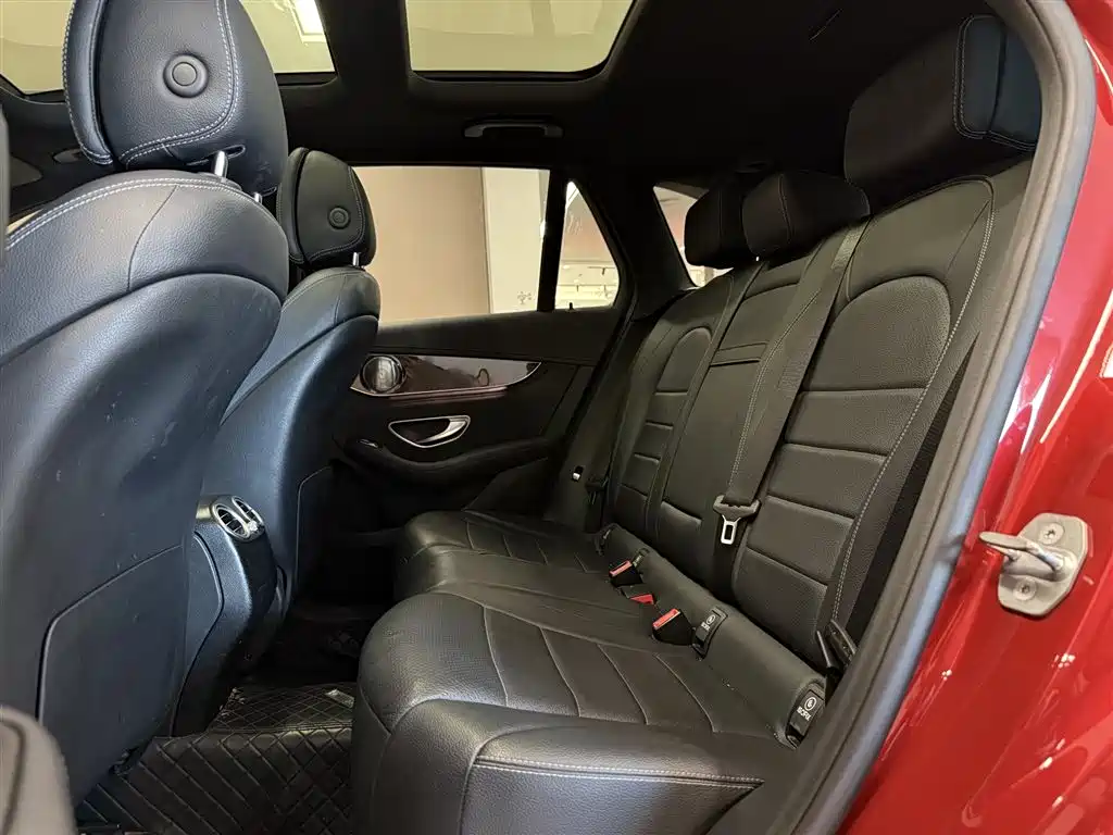 Mercedes-Benz GLC 2018 — фото 19