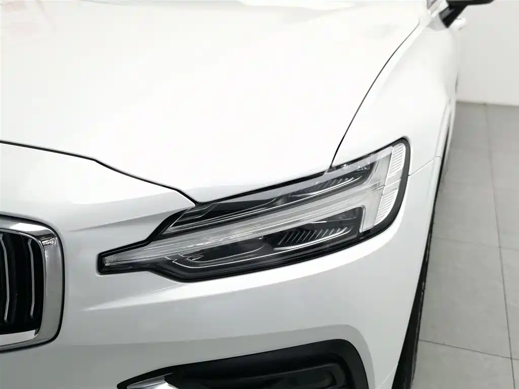 Volvo S60 2020 — фото 7