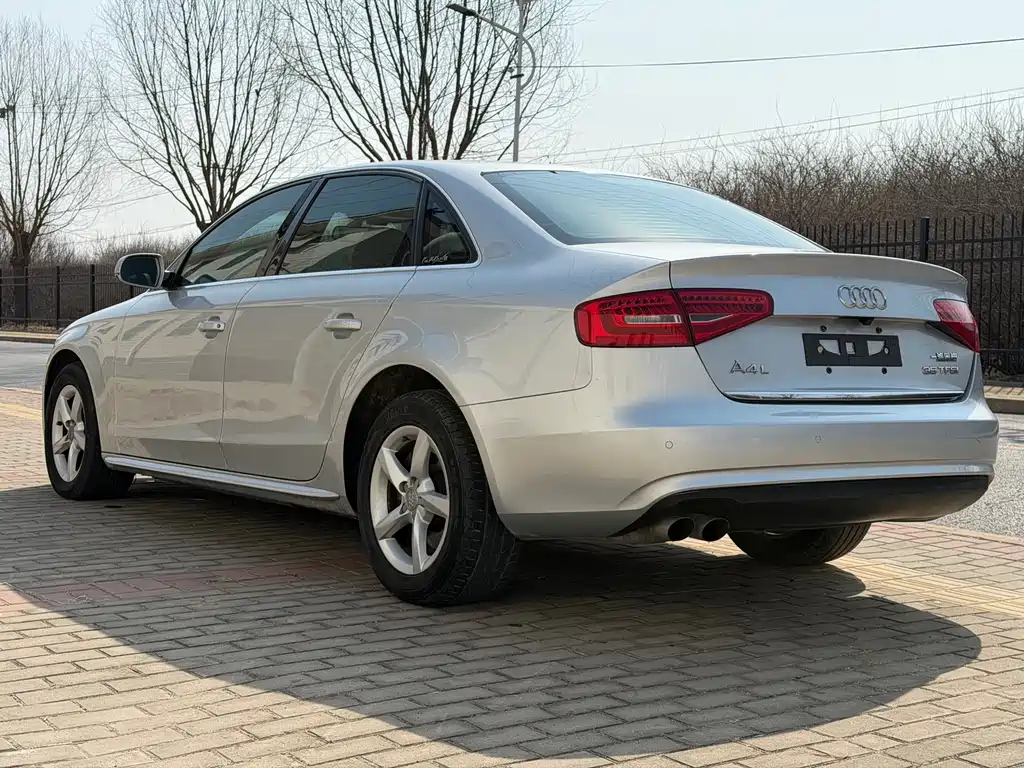 Audi A4L 2014