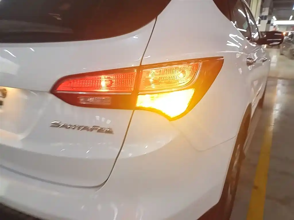 Hyundai Santa Fe 2015 — фото 8