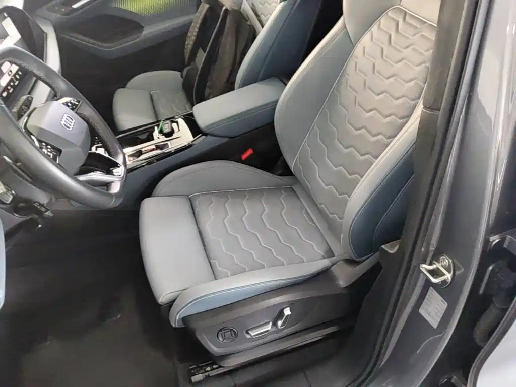 Audi Q6L E-Tron 2025 — фото 20
