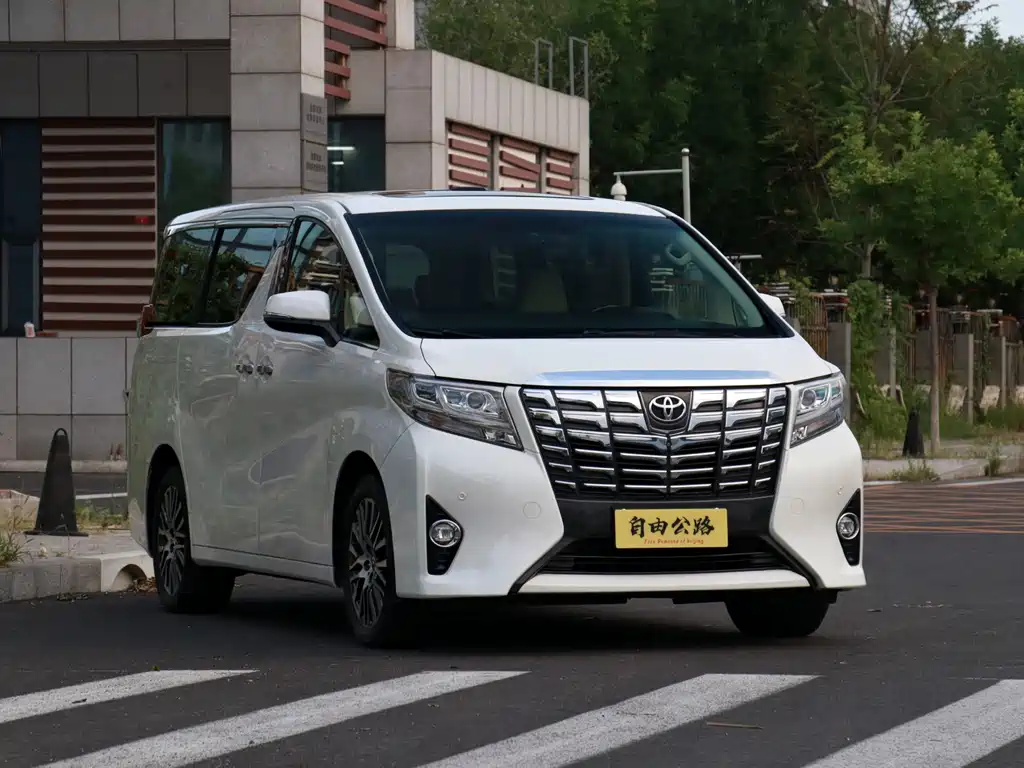 Toyota Alphard 2015 — фото 1