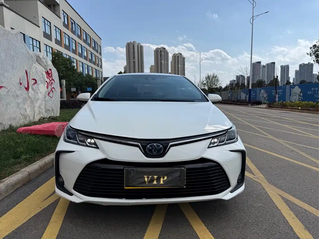 Toyota Corolla 2019 — фото 2
