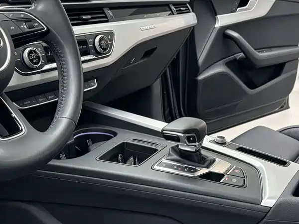 Audi A4L 2020