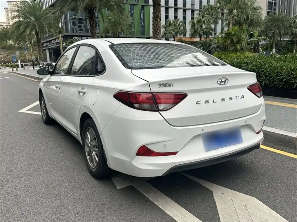 Hyundai Elantra 2019 — фото 14
