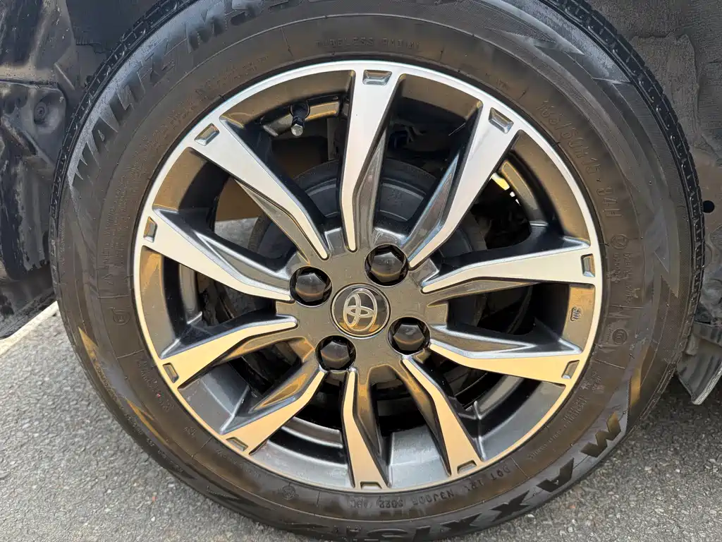 Toyota Yaris L 2022 — фото 15