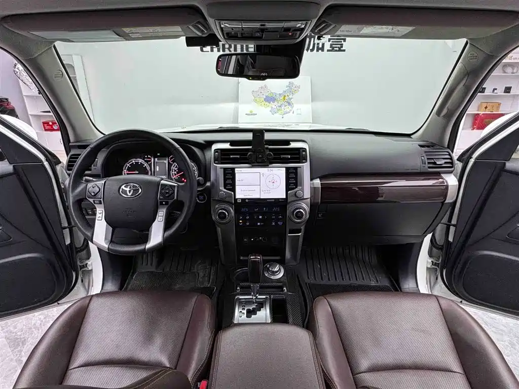 Toyota Land Cruiser 2020 — фото 11