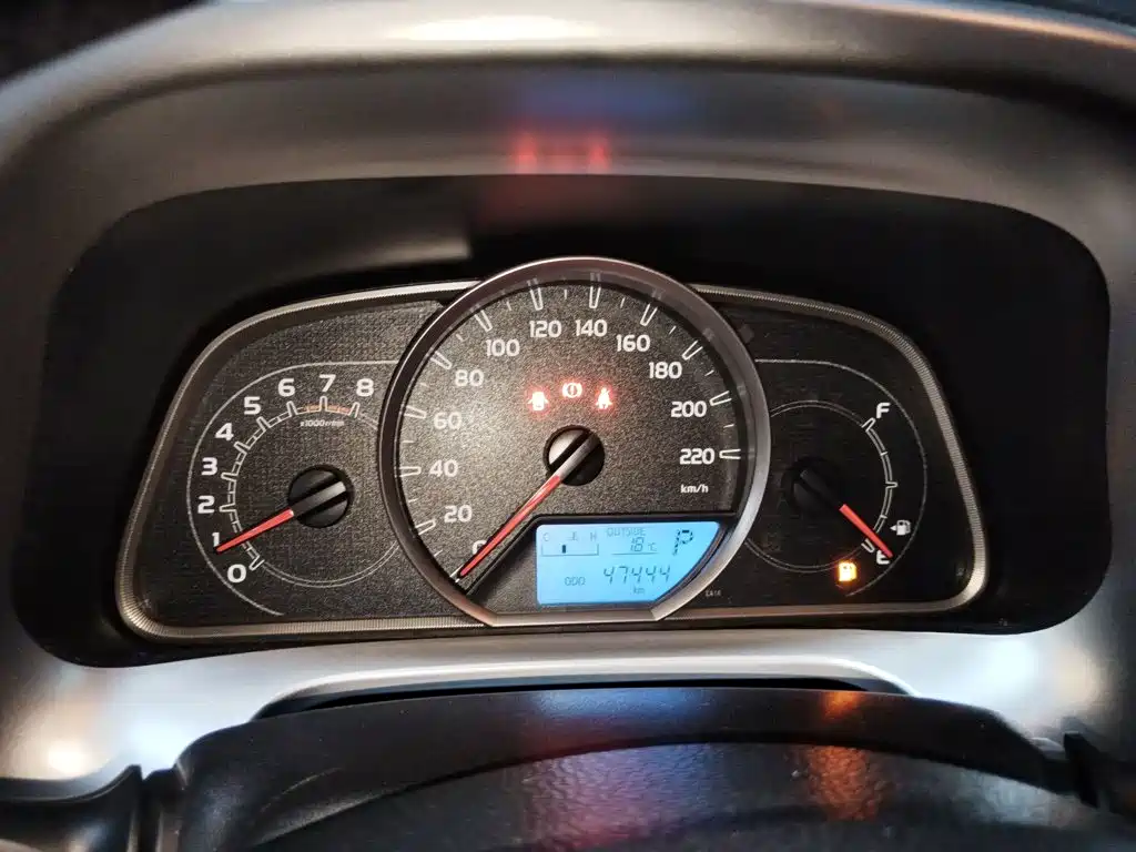 Toyota RAV4 2016 — фото 12