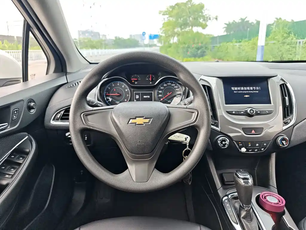 Chevrolet Cruze 2017 — фото 15