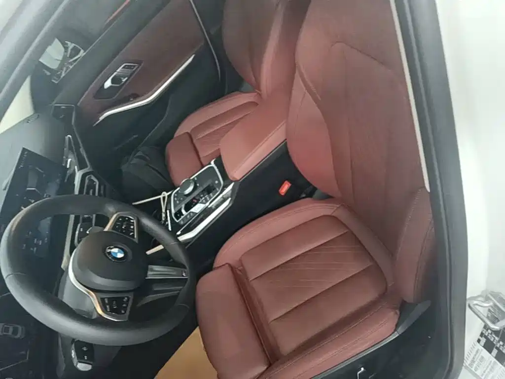 BMW 3 Series 2023 — фото 11