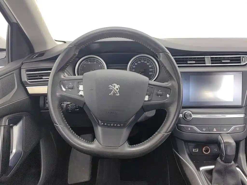 Peugeot 408 2015 — фото 11