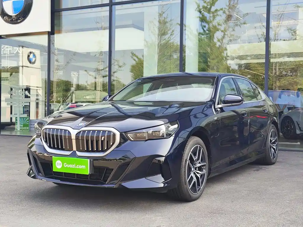 BMW i5 2025 — фото 1