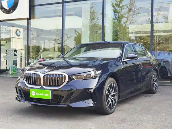 BMW i5 2025