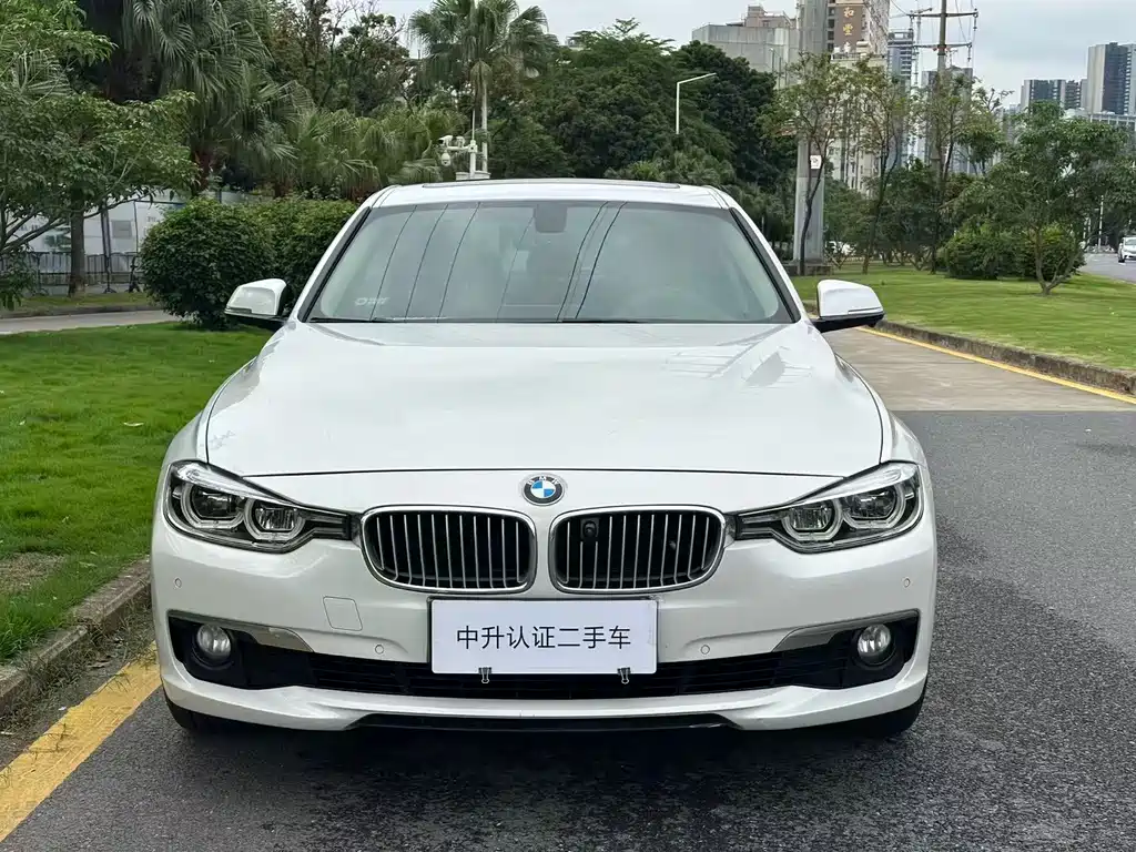 BMW 3 Series 2019 — фото 1