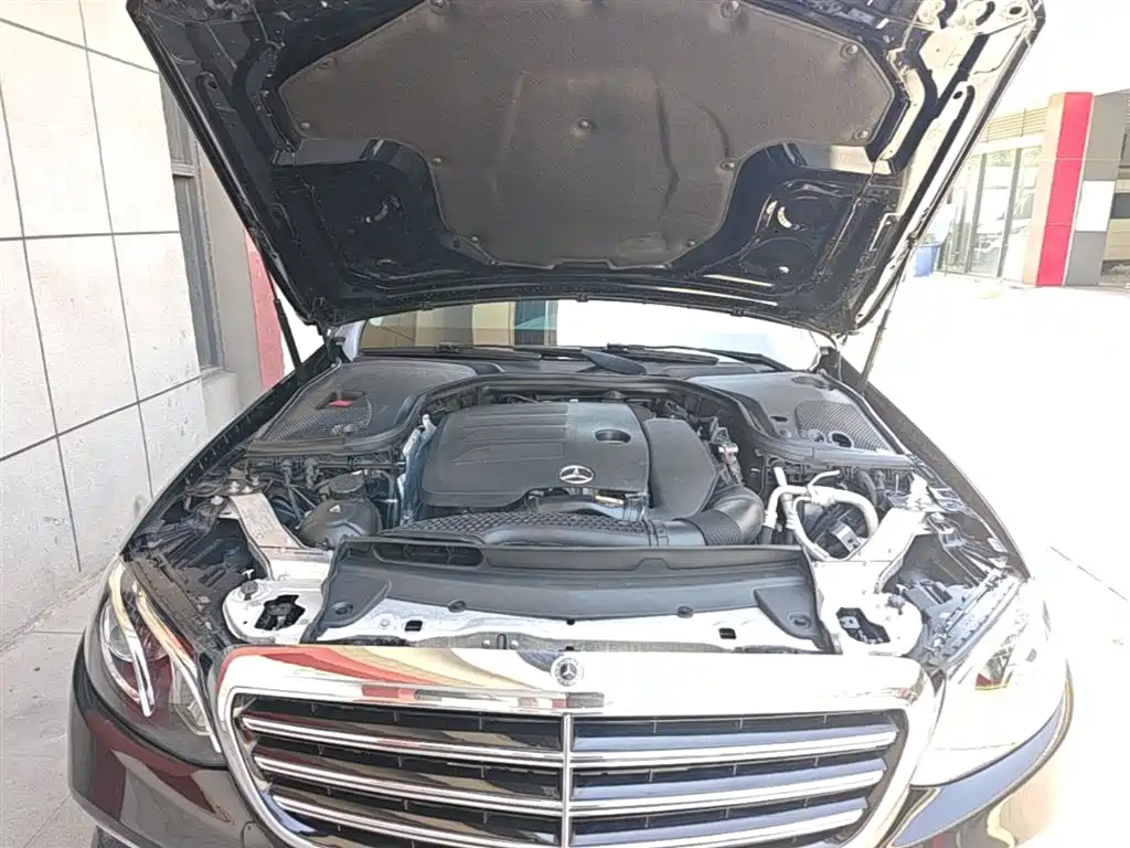 Mercedes-Benz E-Class 2020 — фото 20