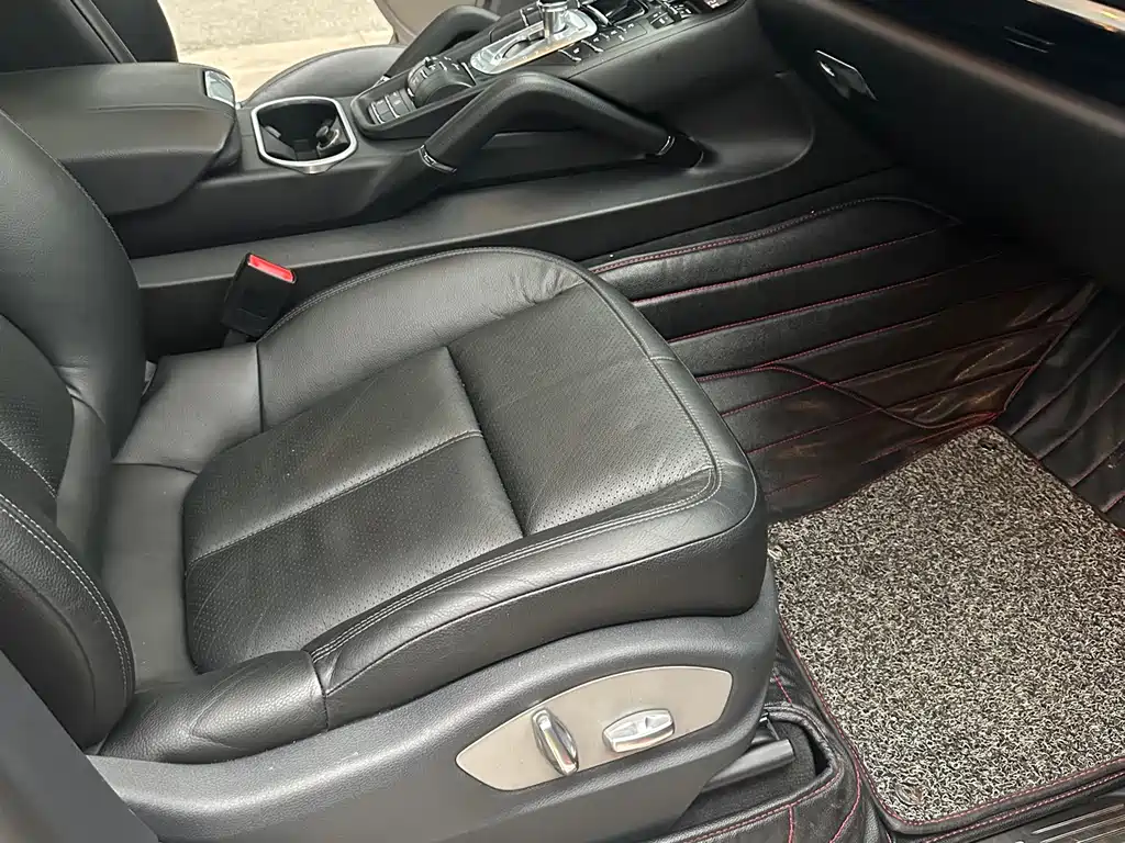 Porsche Cayenne 2017 — фото 15