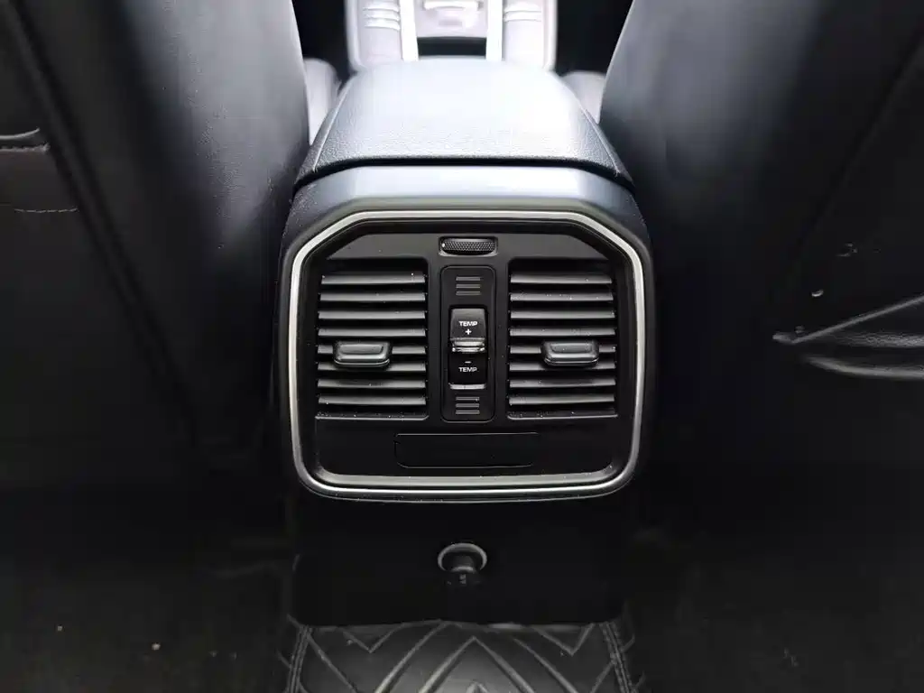 Porsche Macan 2016 — фото 22