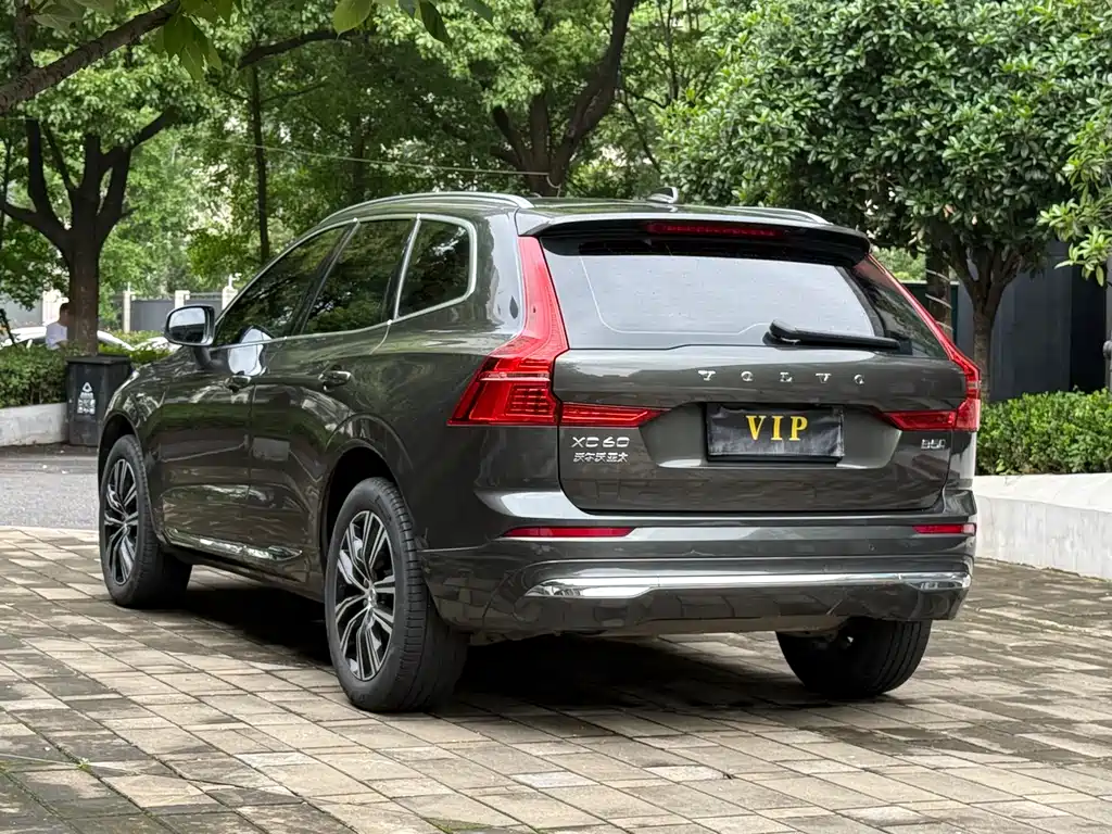 Volvo XC60 2022 — фото 21