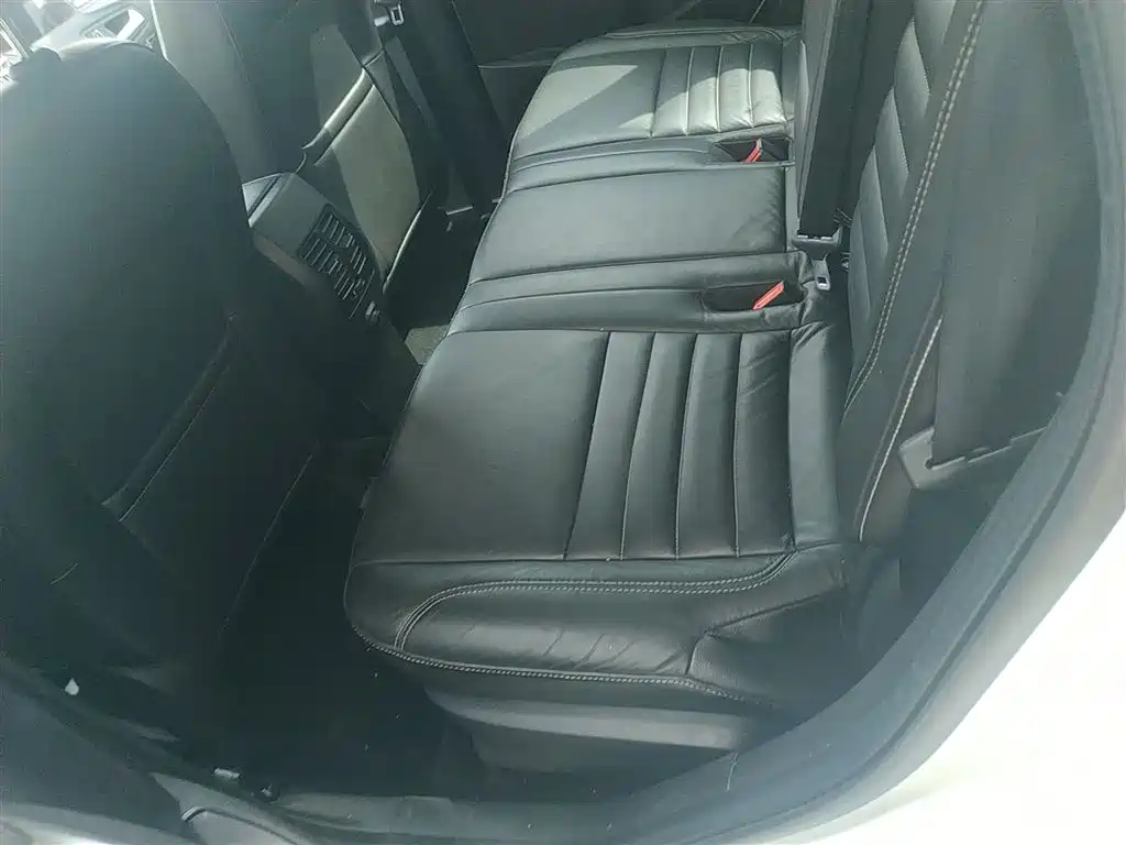 Ford Kuga 2016 — фото 16